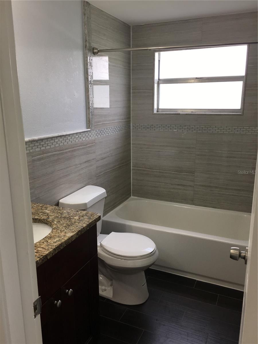 TOWNN COUNTRY PARK UN 32 - Residential Lease