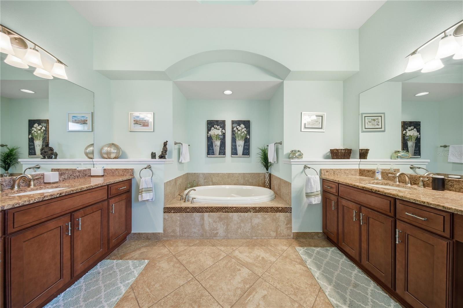 VALENCIA LAKES TR J PH 1 - Residential