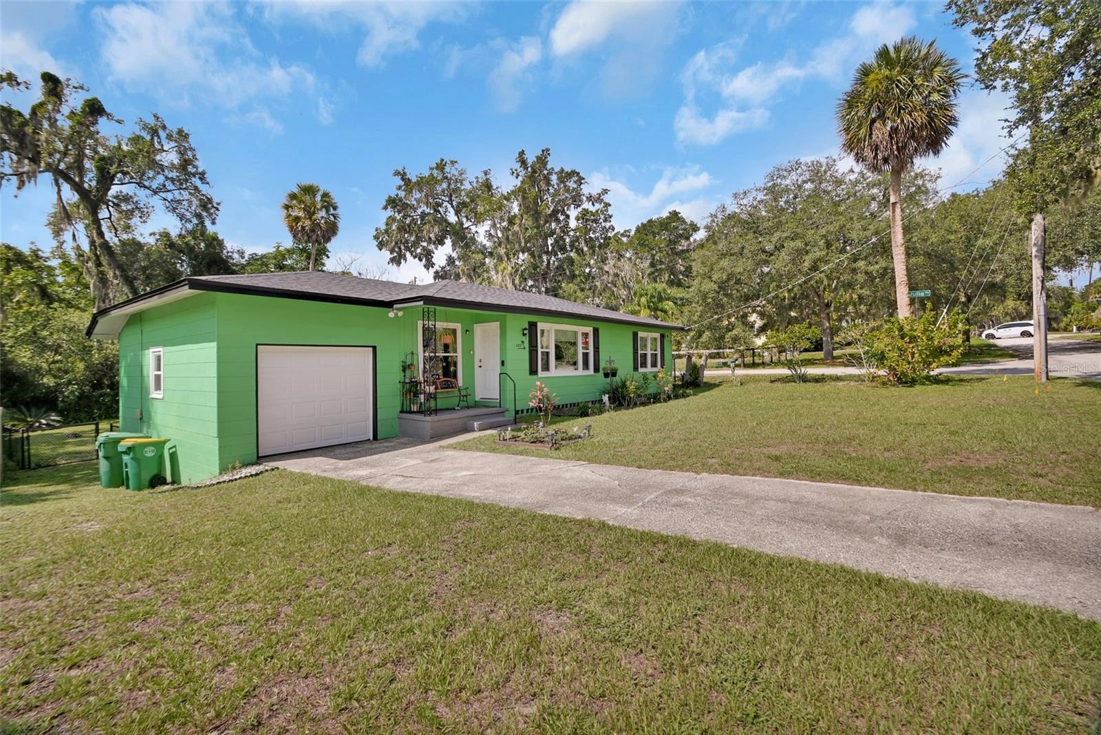508 W HOWRY AVENUE