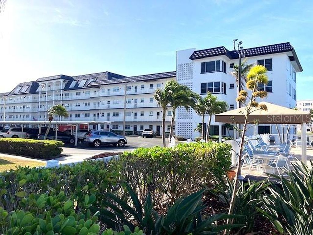 Photo of 5960 30th Avenue S #414, Gulfport, FL 33707 (MLS # TB8472652)