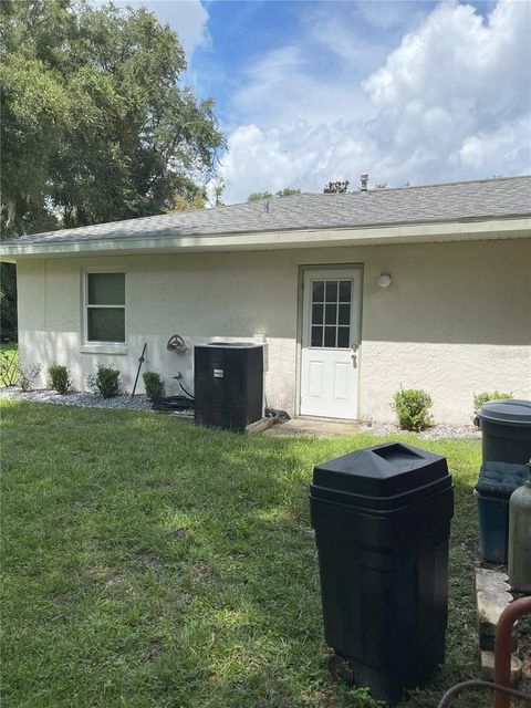 A home in BUSHNELL