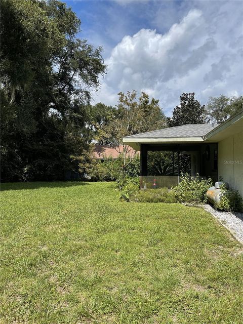 A home in BUSHNELL