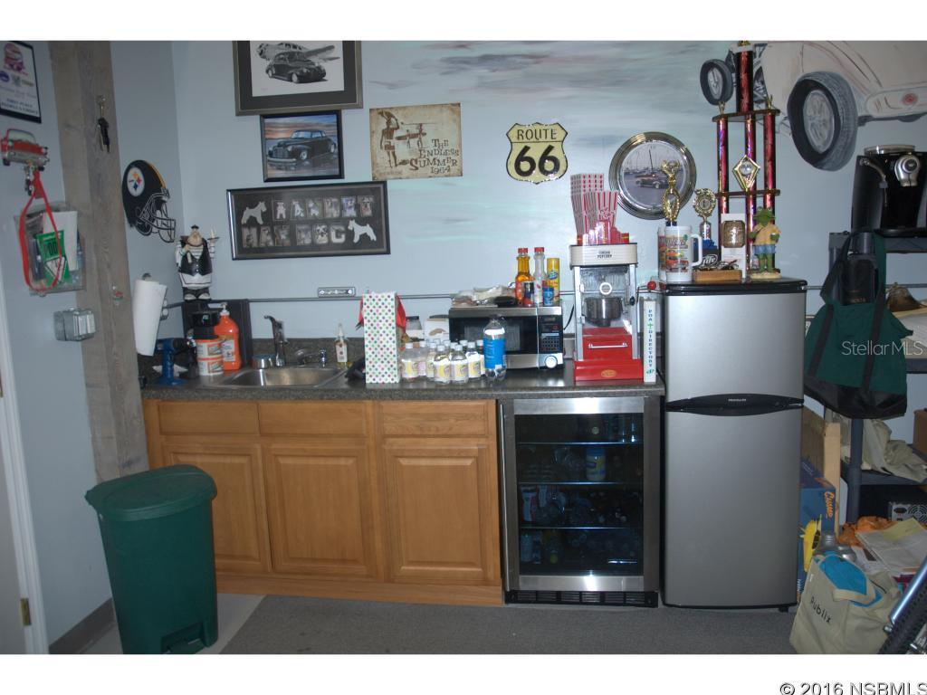 In-Flight Hangar Condo - Commercial Sale