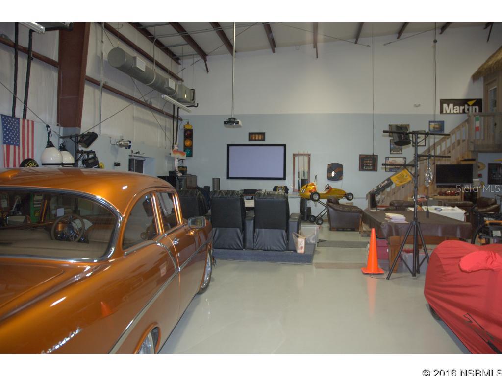 In-Flight Hangar Condo - Commercial Sale