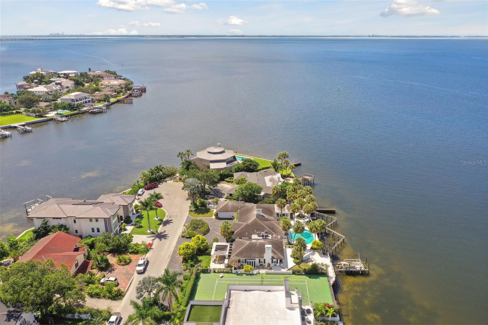 CAROL SHORES - Residential
