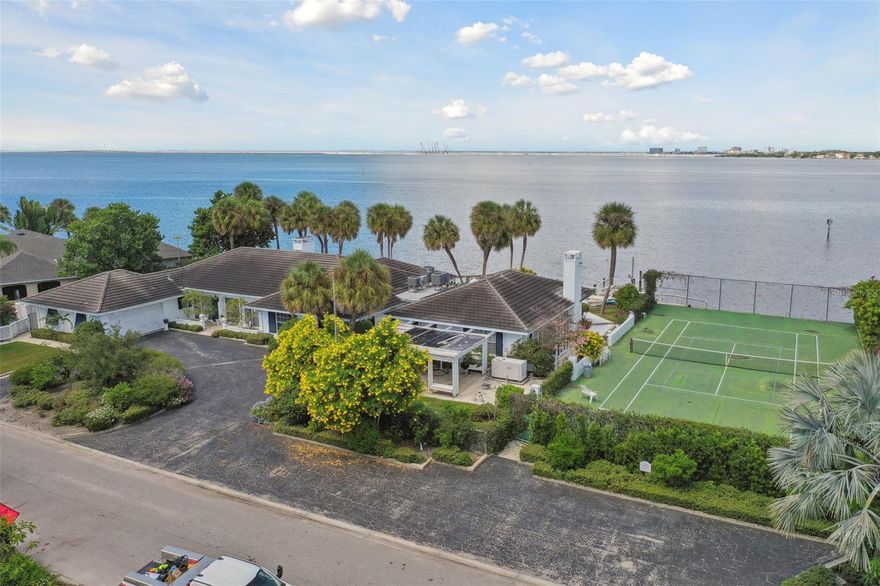 Once in a lifetime opportunity to build a resort style custom home on a double lot overlooking Tampa Bay. Spectacular 200 ft open bay view, beautiful sunsets, nestled on a secluded finger in South Tampa's Sunset Park community. Deep water access allows docking of boats with drafts to 6ft. Minutes from Tampa International Airport, Hyde Park Village, downtown Tampa, and International Plaza. Can subdivide.