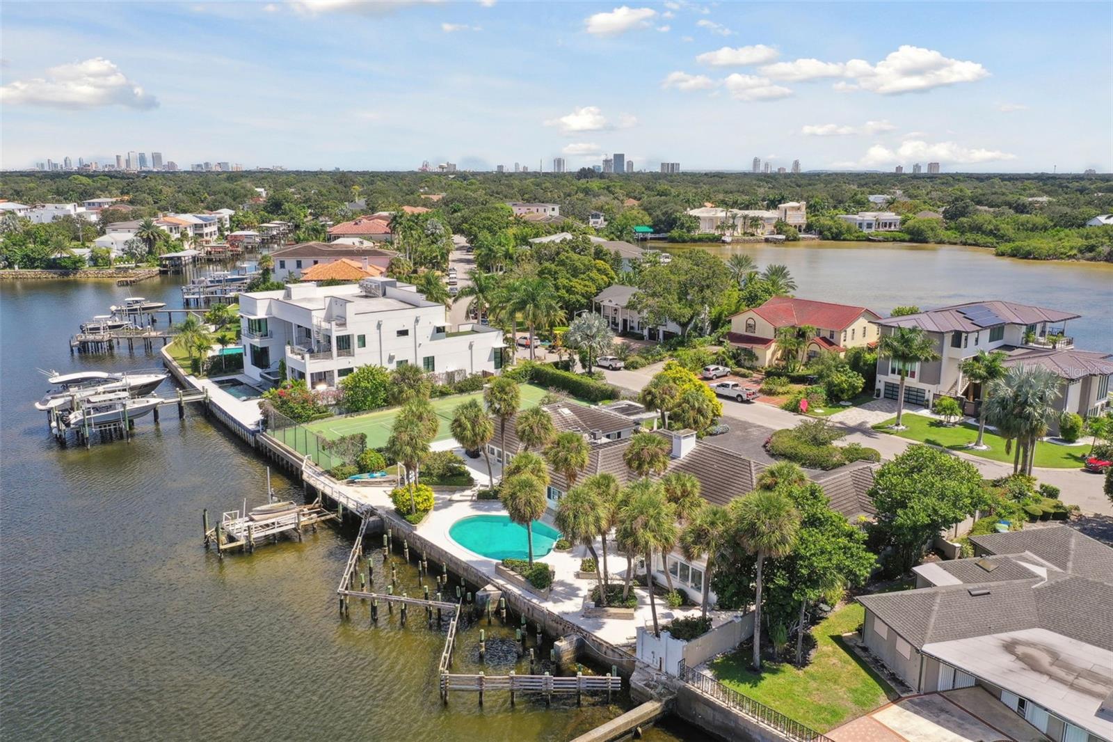 CAROL SHORES - Residential
