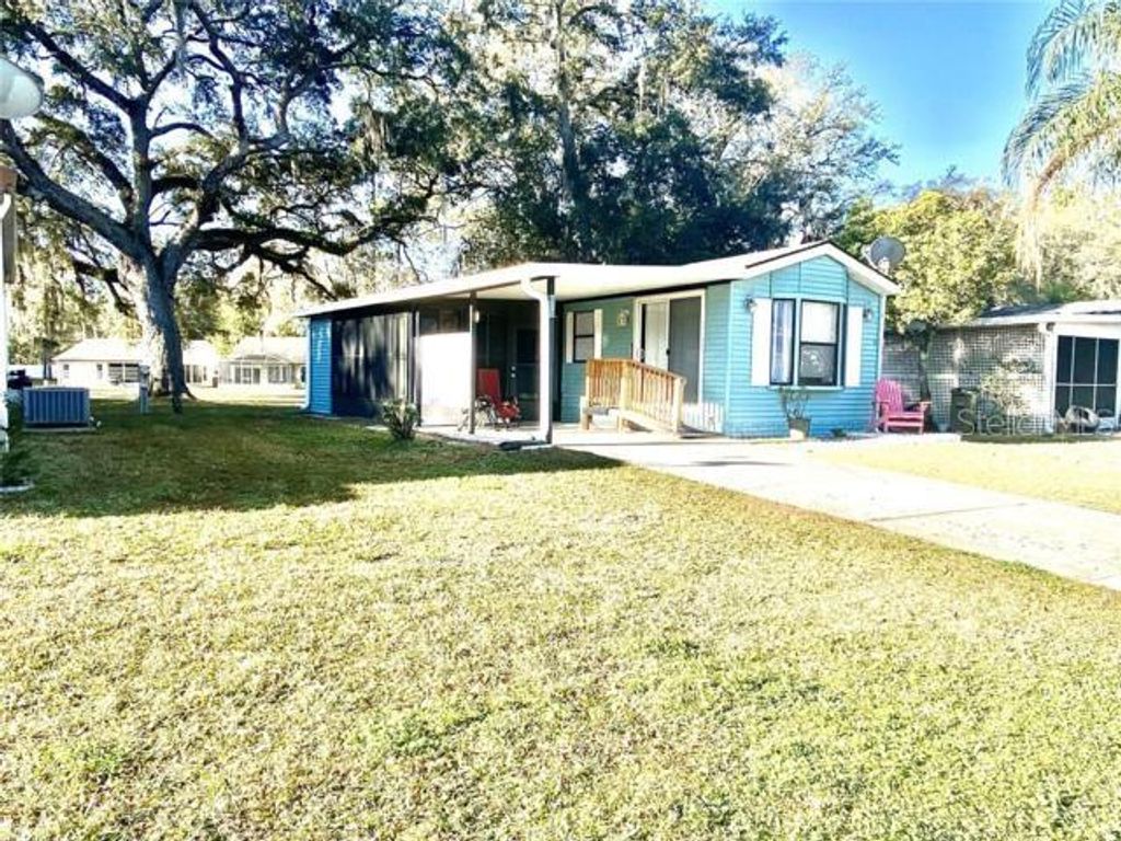 Photo of 610 Cottage Park Lane, Leesburg, FL 34748 (MLS # G5107513)