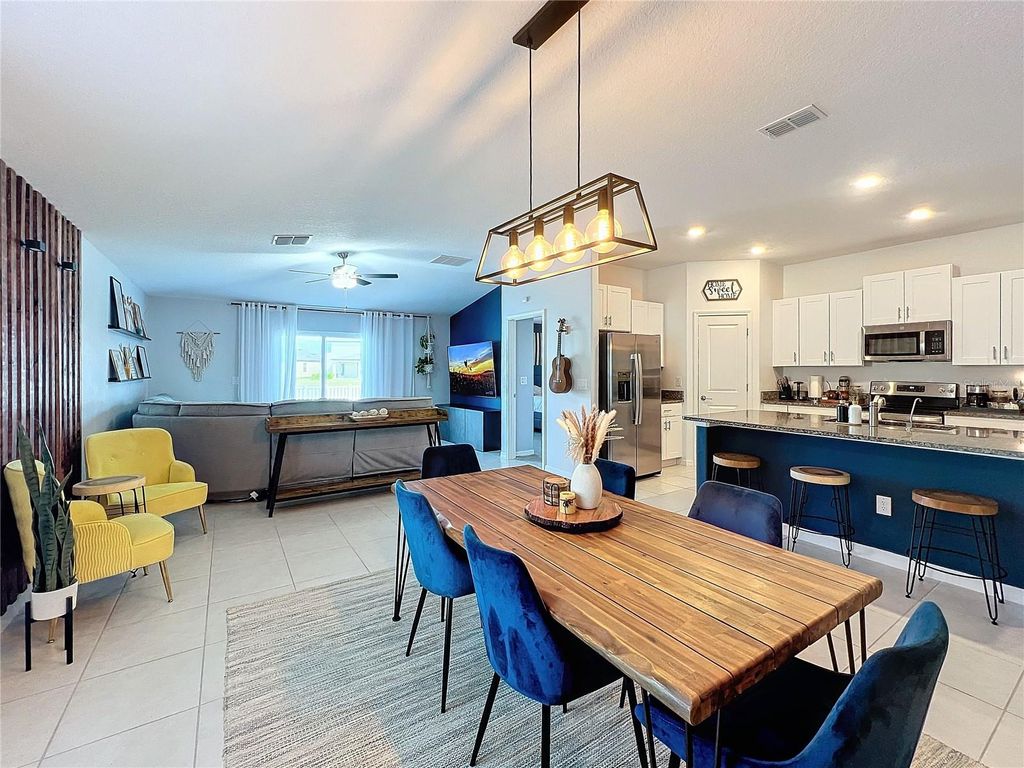 Photo of 12764 Weston Oaks Lane, Riverview, FL 33579 (MLS # S5135390)