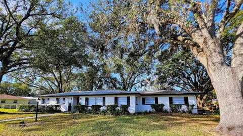 A home in LAKELAND