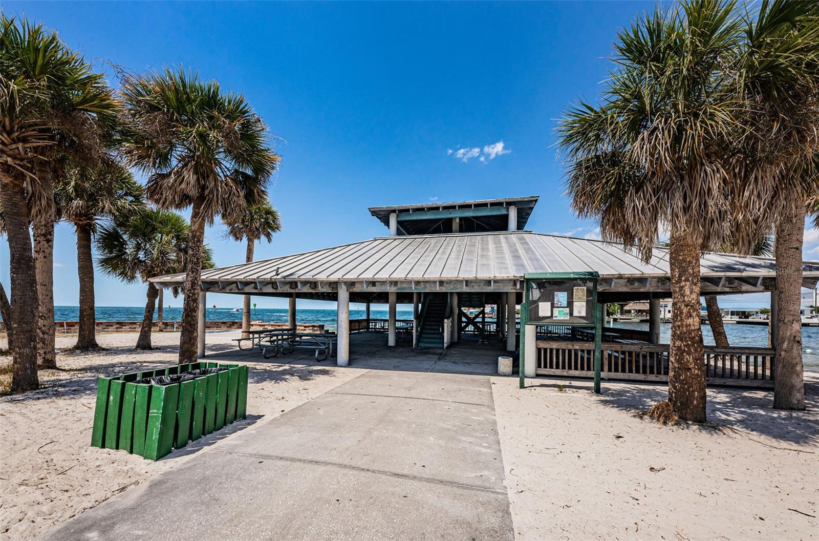 HUDSON BEACH ESTATES - Residential