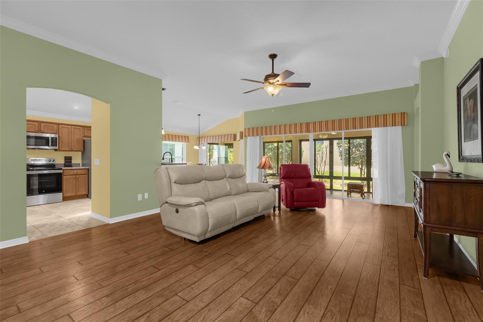 897 FOLKSTONE WAY