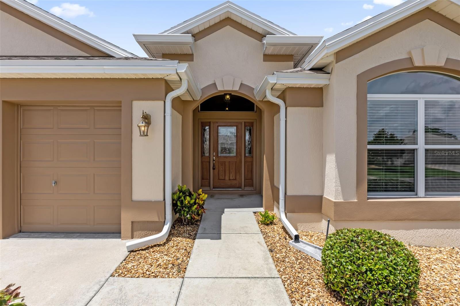 897 FOLKSTONE WAY