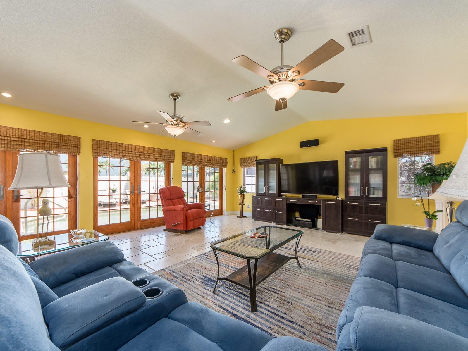 SOUTH CSWY ISLE YACHT CLUB 5TH ADD - Residential