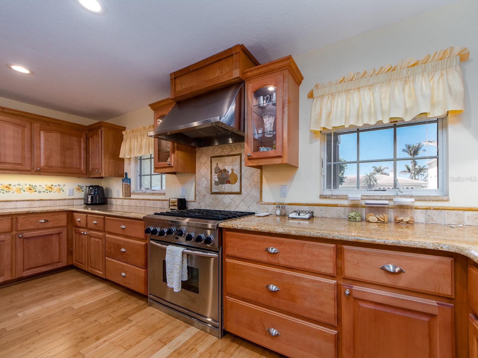 SOUTH CSWY ISLE YACHT CLUB 5TH ADD - Residential