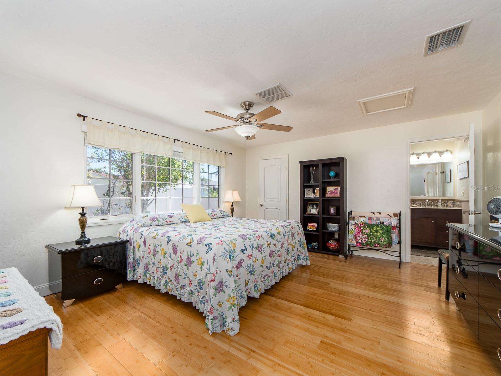 SOUTH CSWY ISLE YACHT CLUB 5TH ADD - Residential