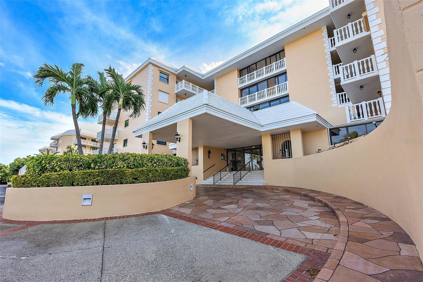 SILVER SANDS BEACH & RACQUET CLUB - Residential