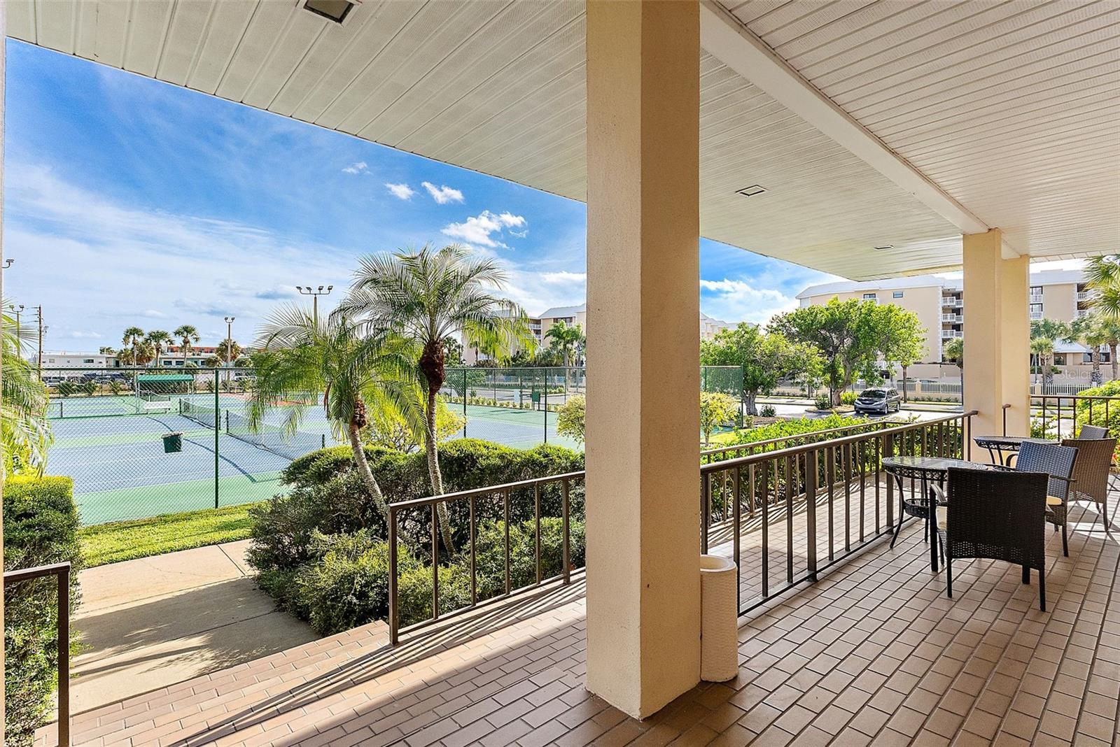 SILVER SANDS BEACH & RACQUET CLUB - Residential