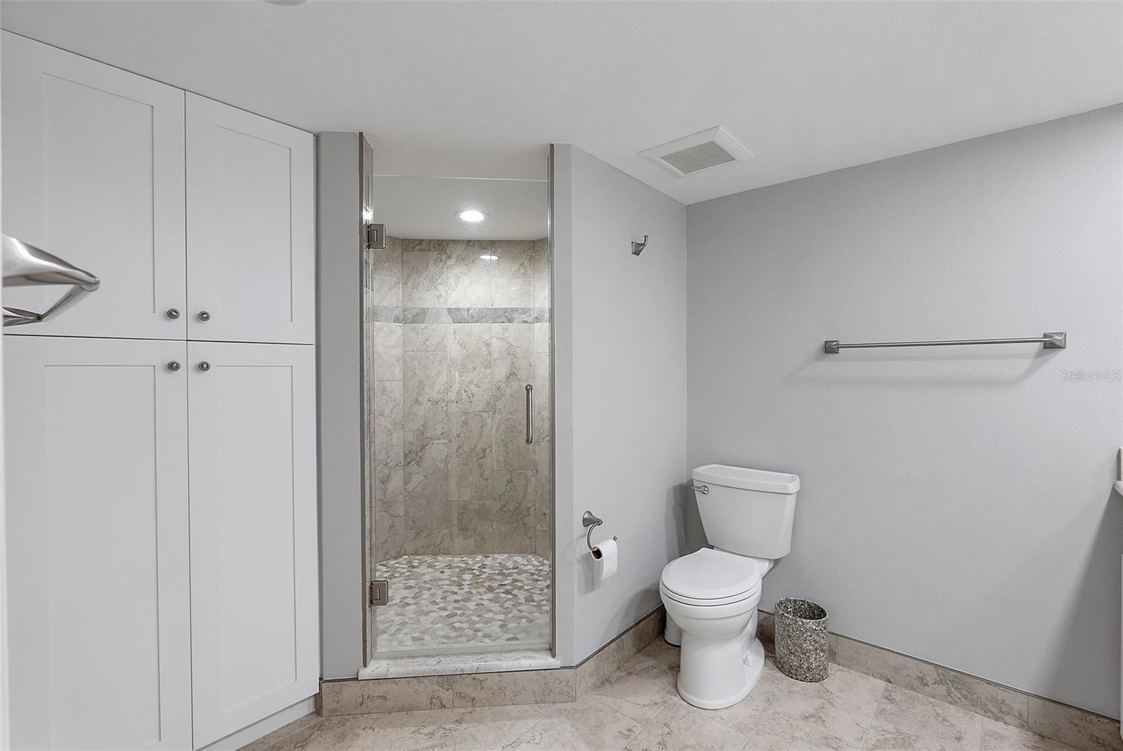 SILVER SANDS BEACH & RACQUET CLUB - Residential