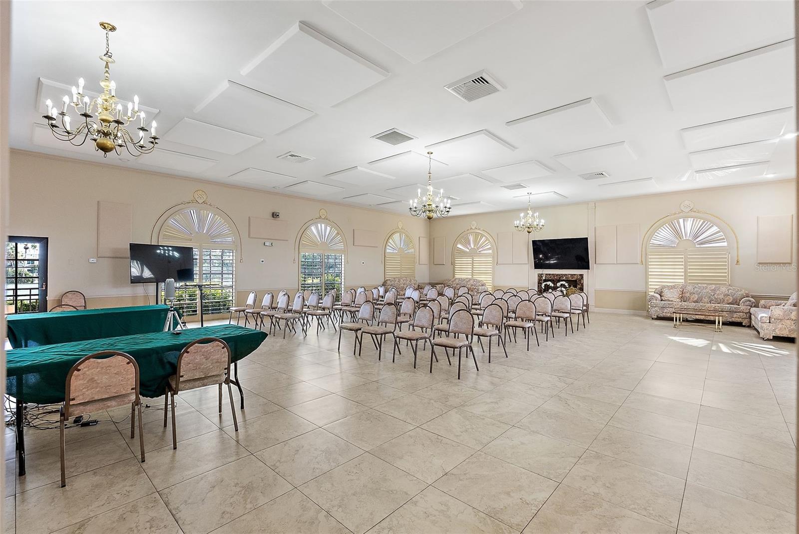 SILVER SANDS BEACH & RACQUET CLUB - Residential