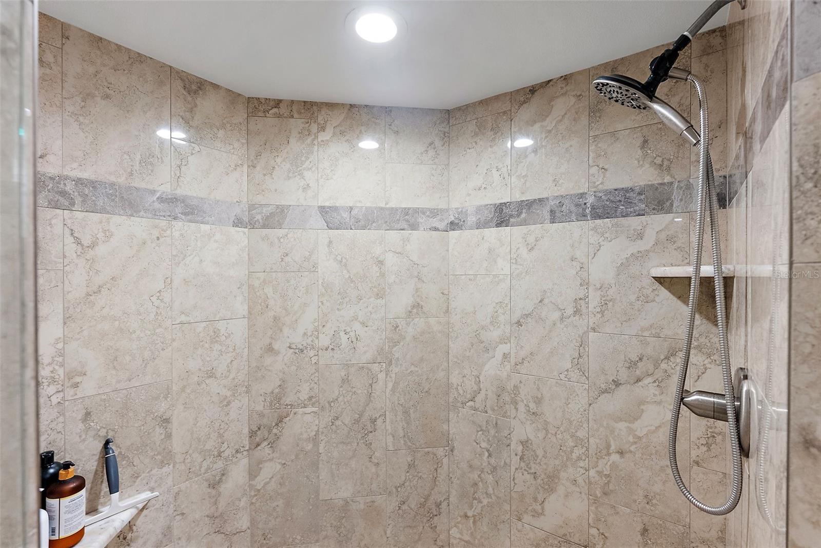 SILVER SANDS BEACH & RACQUET CLUB - Residential