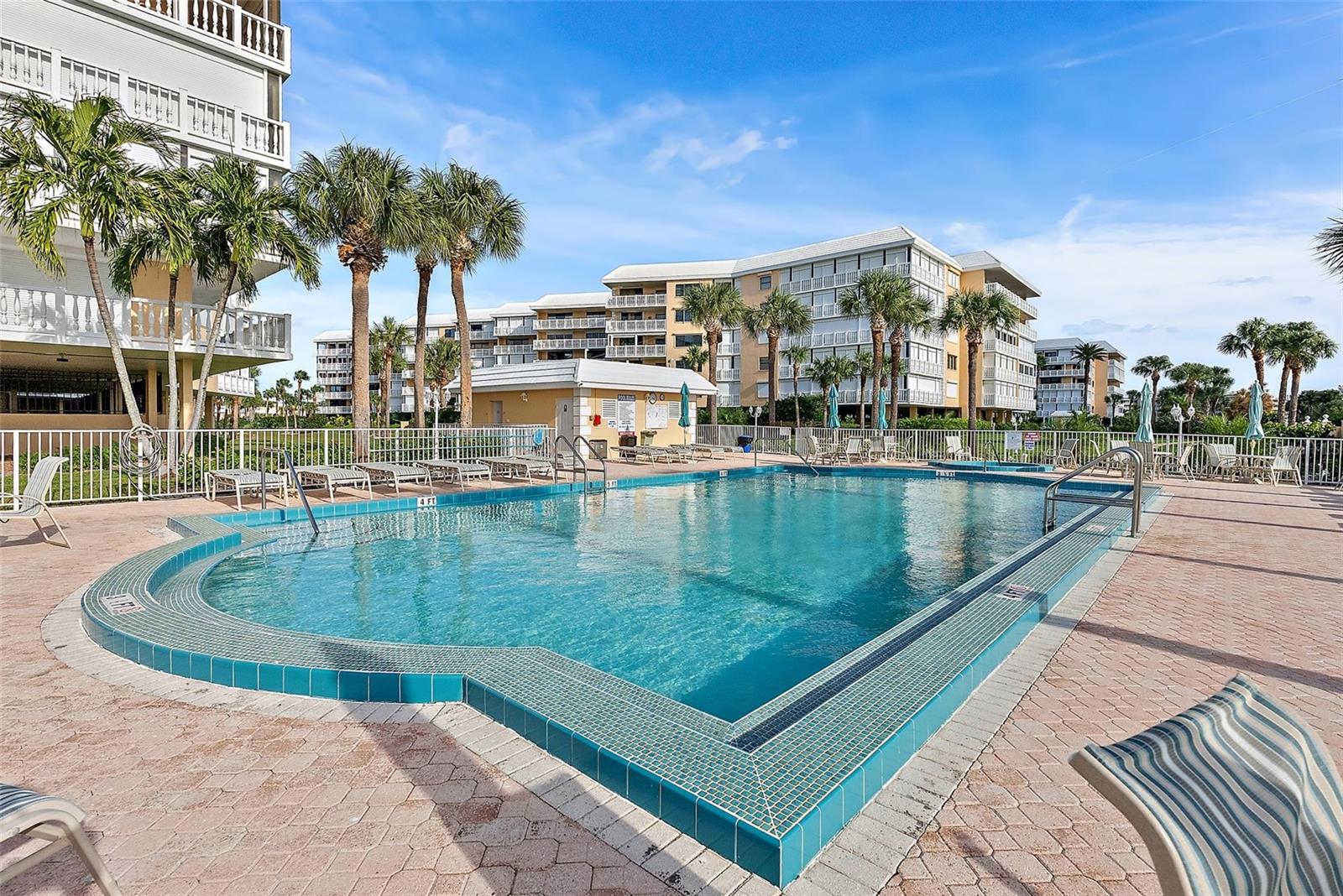 SILVER SANDS BEACH & RACQUET CLUB - Residential