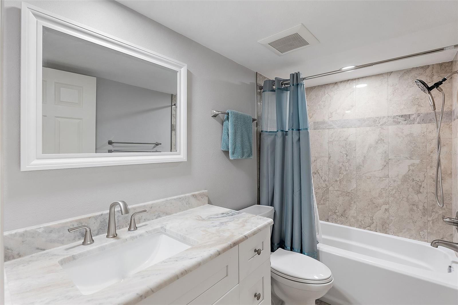 SILVER SANDS BEACH & RACQUET CLUB - Residential