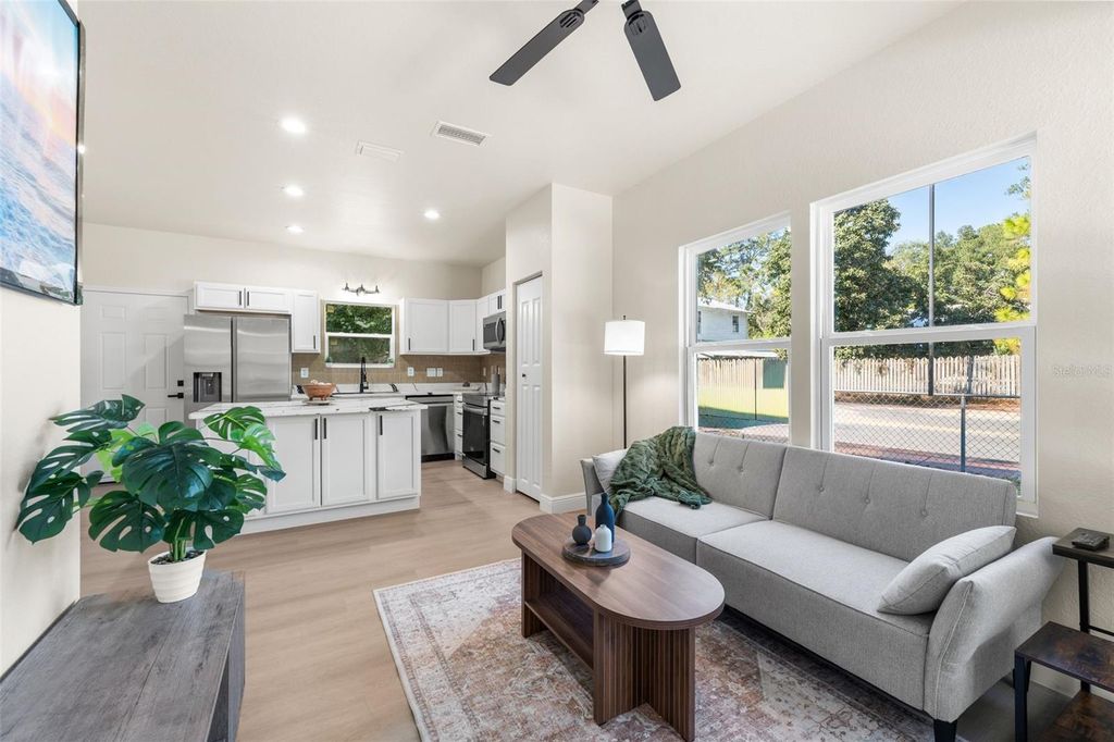 Photo of 702 SE 8th Street, Gainesville, FL 32601 (MLS # GC536004)