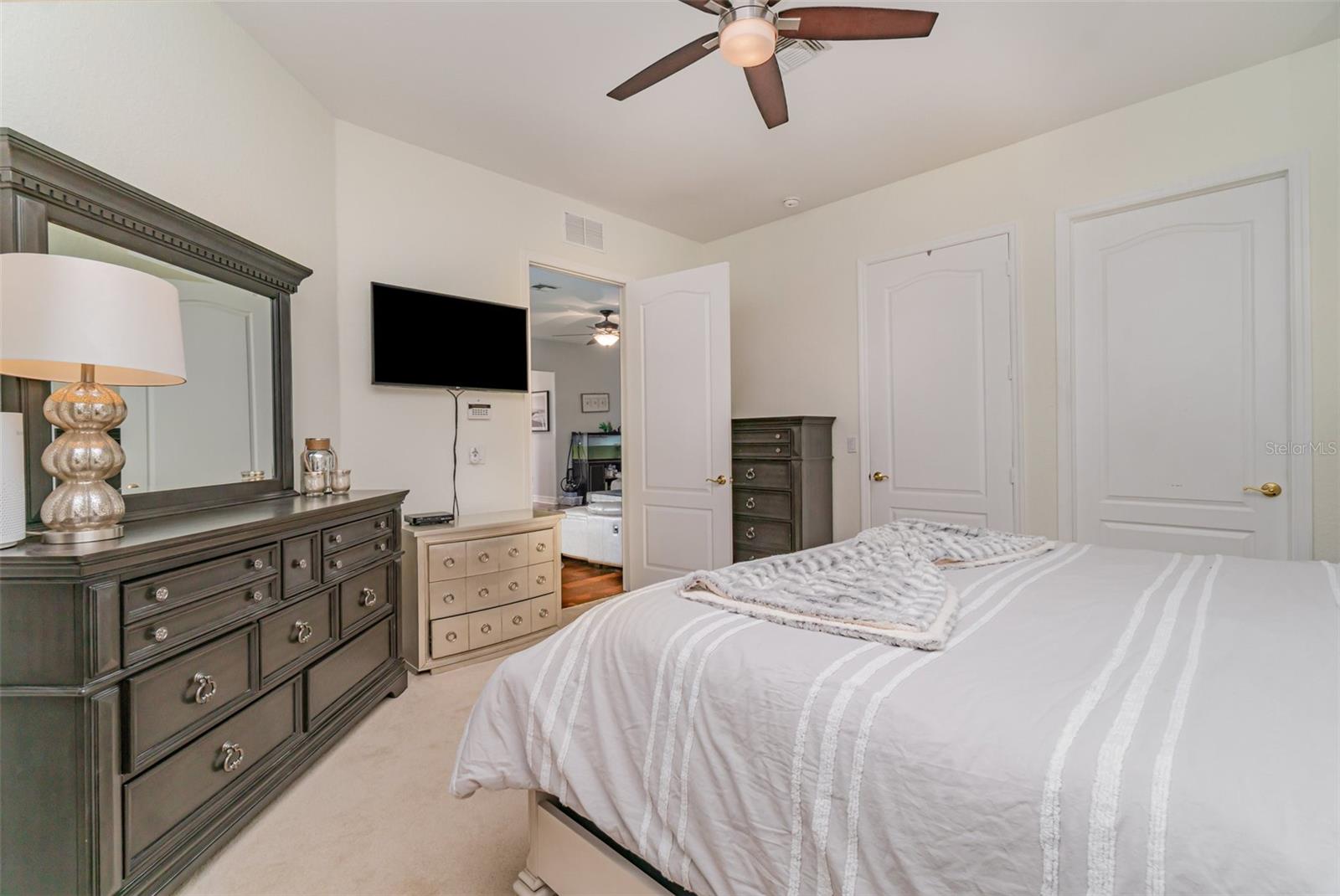 JONATHANS BAY CONDO PH 7 - Residential