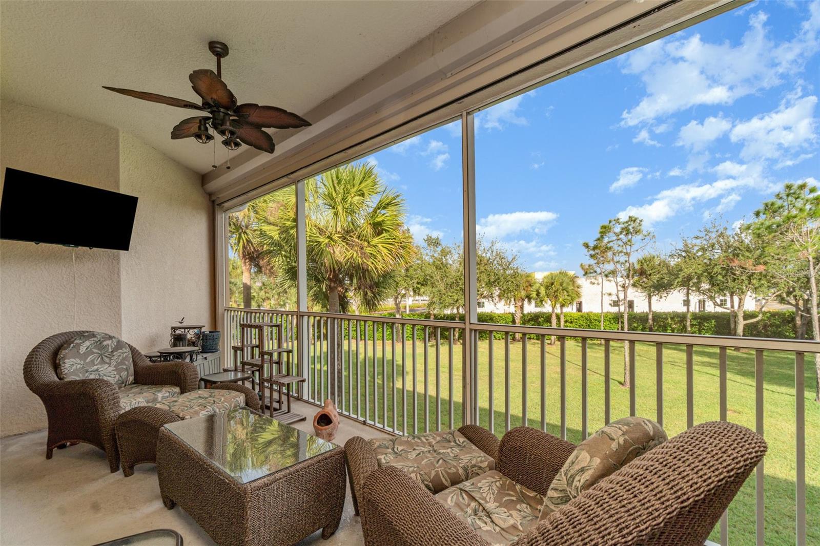 JONATHANS BAY CONDO PH 7 - Residential