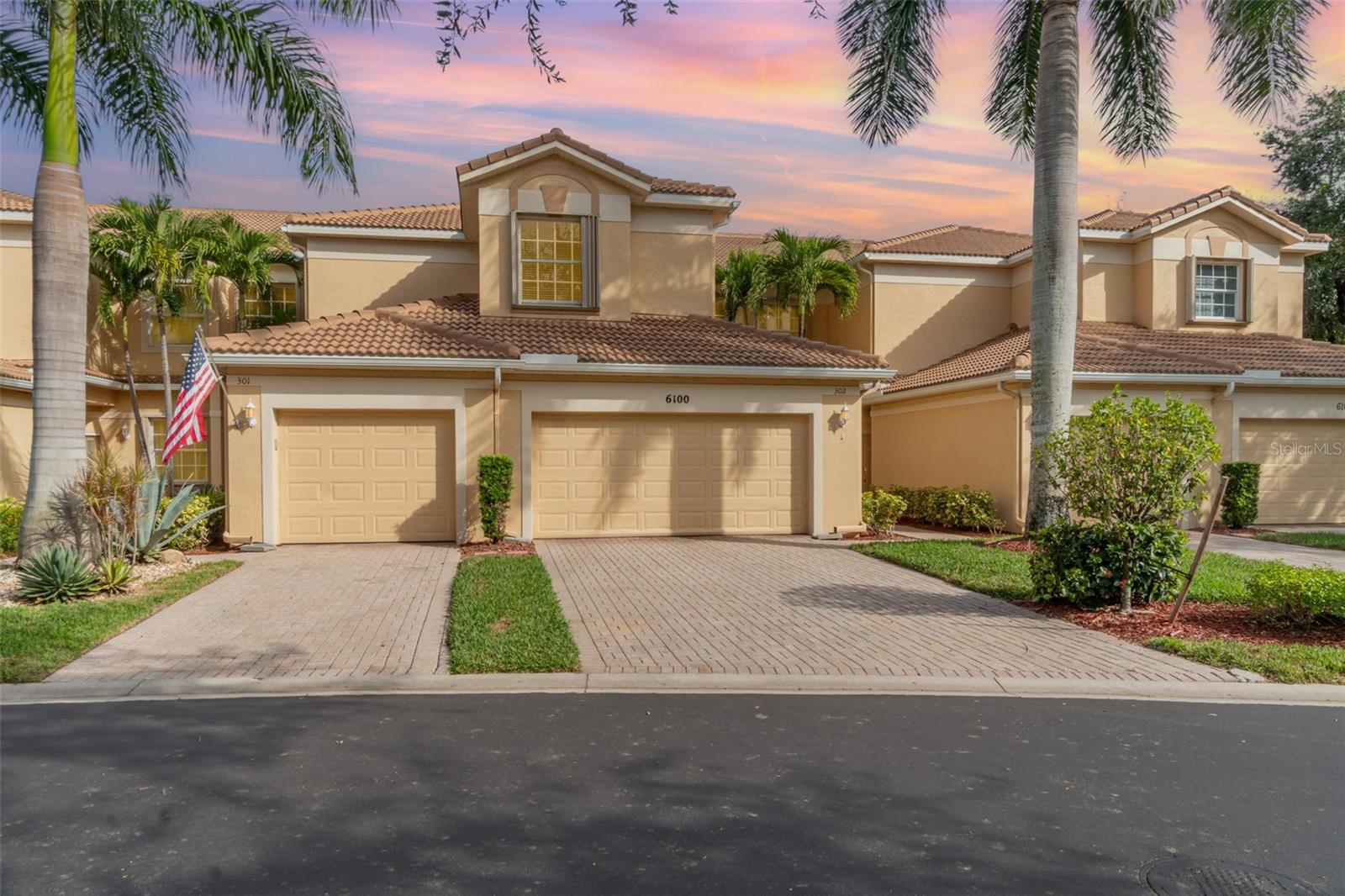 JONATHANS BAY CONDO PH 7 - Residential