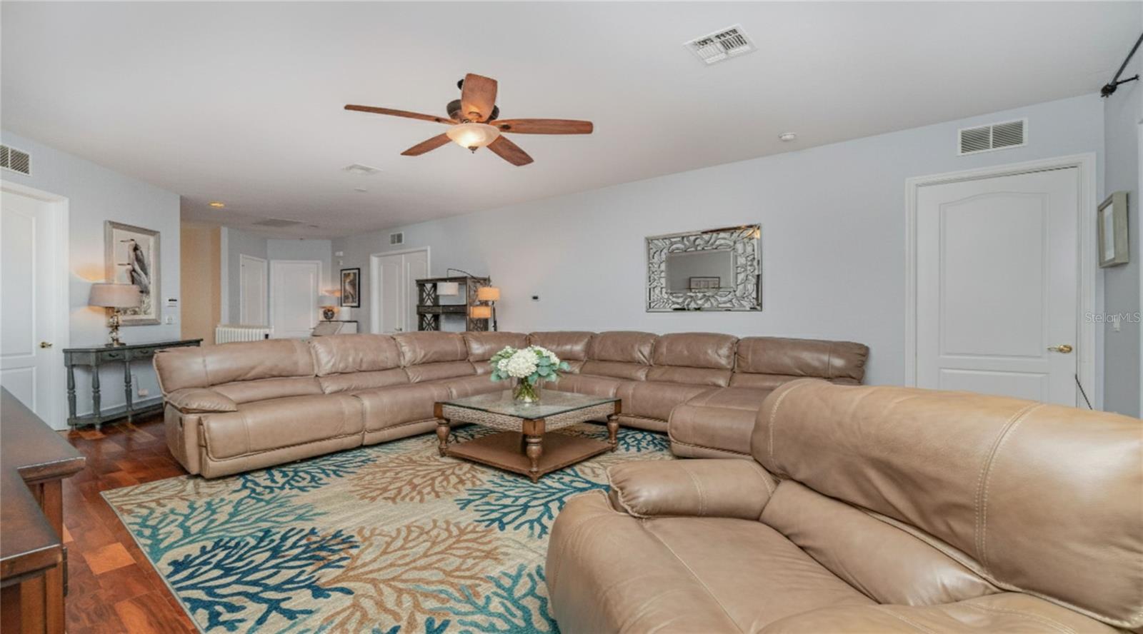 JONATHANS BAY CONDO PH 7 - Residential