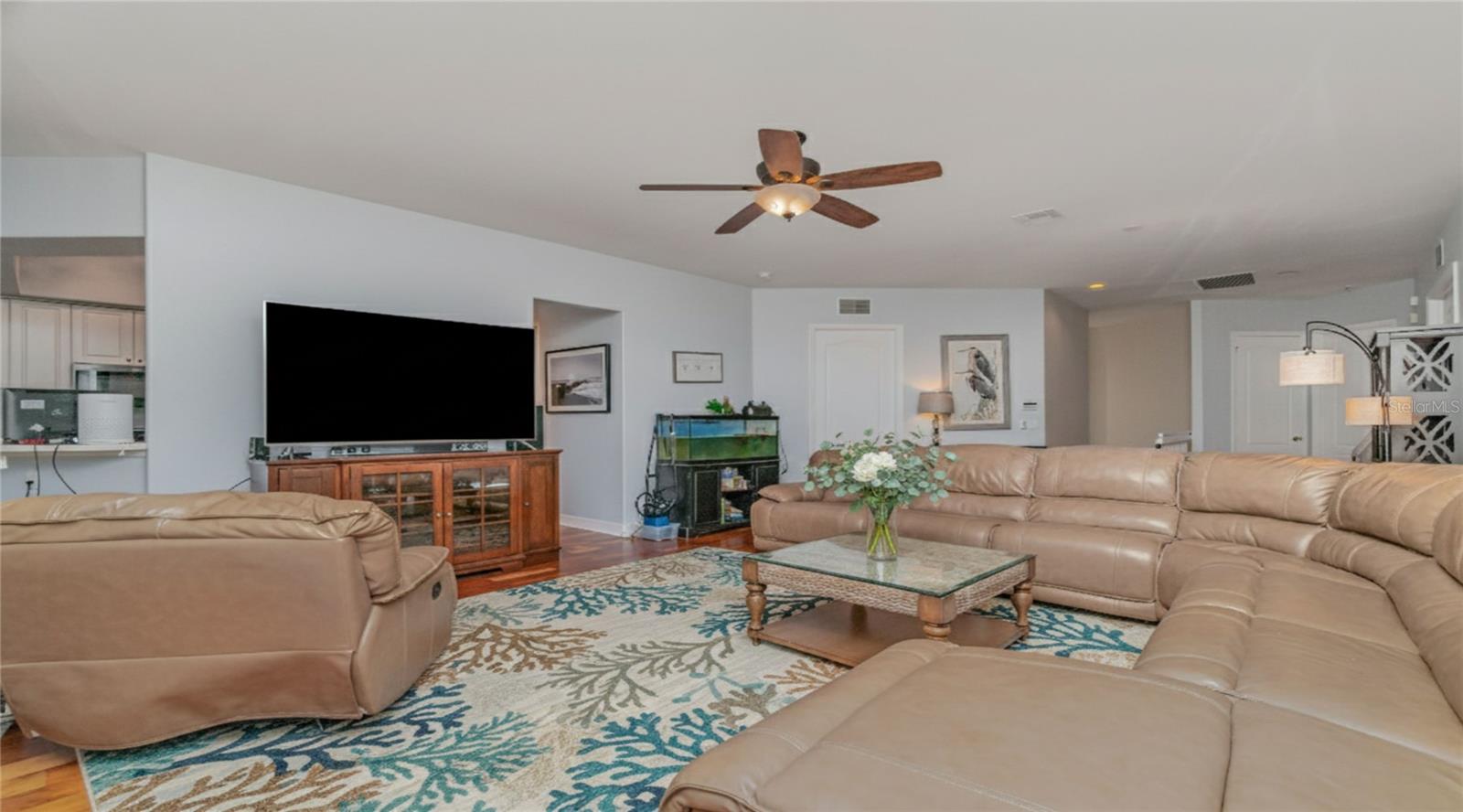 JONATHANS BAY CONDO PH 7 - Residential