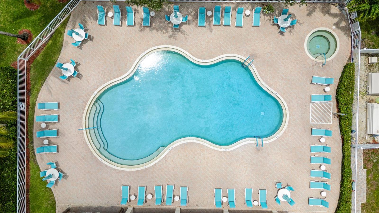 JONATHANS BAY CONDO PH 7 - Residential