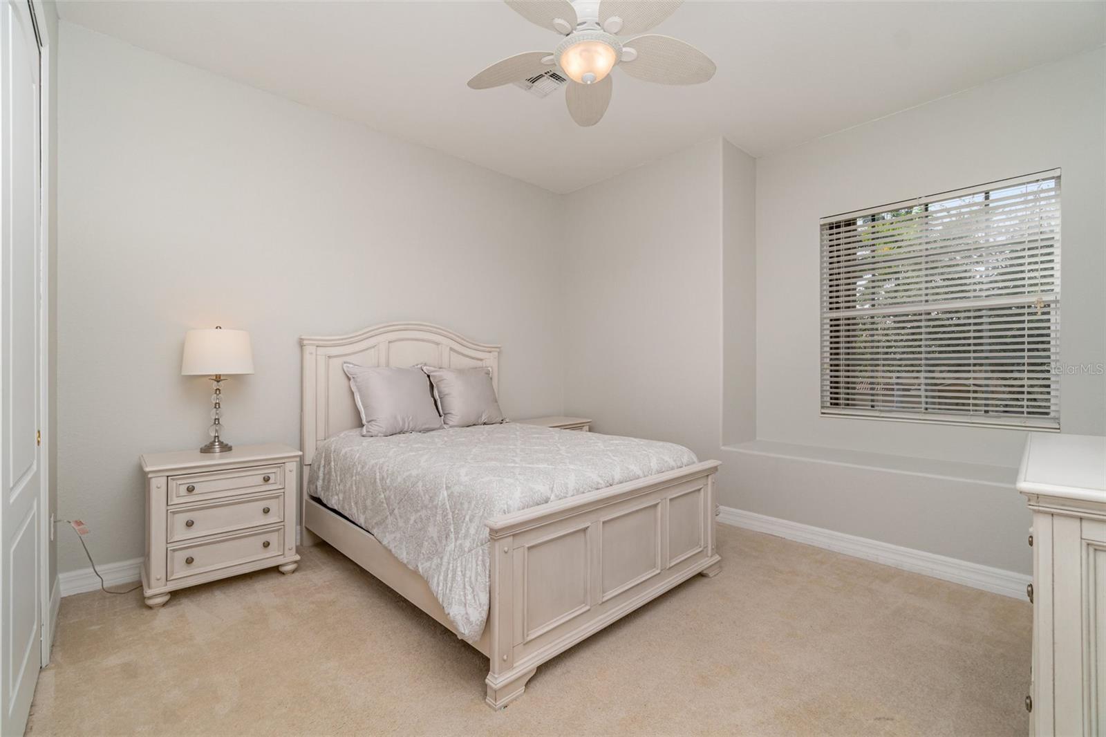 JONATHANS BAY CONDO PH 7 - Residential