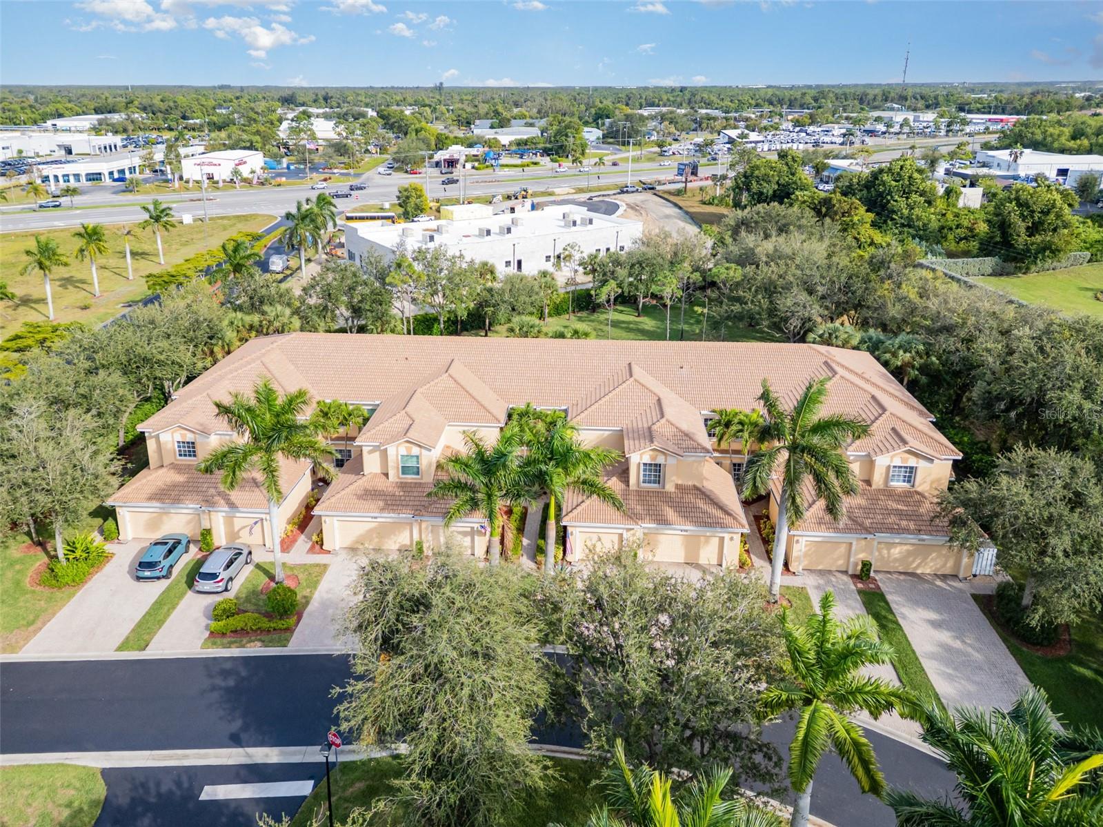 JONATHANS BAY CONDO PH 7 - Residential