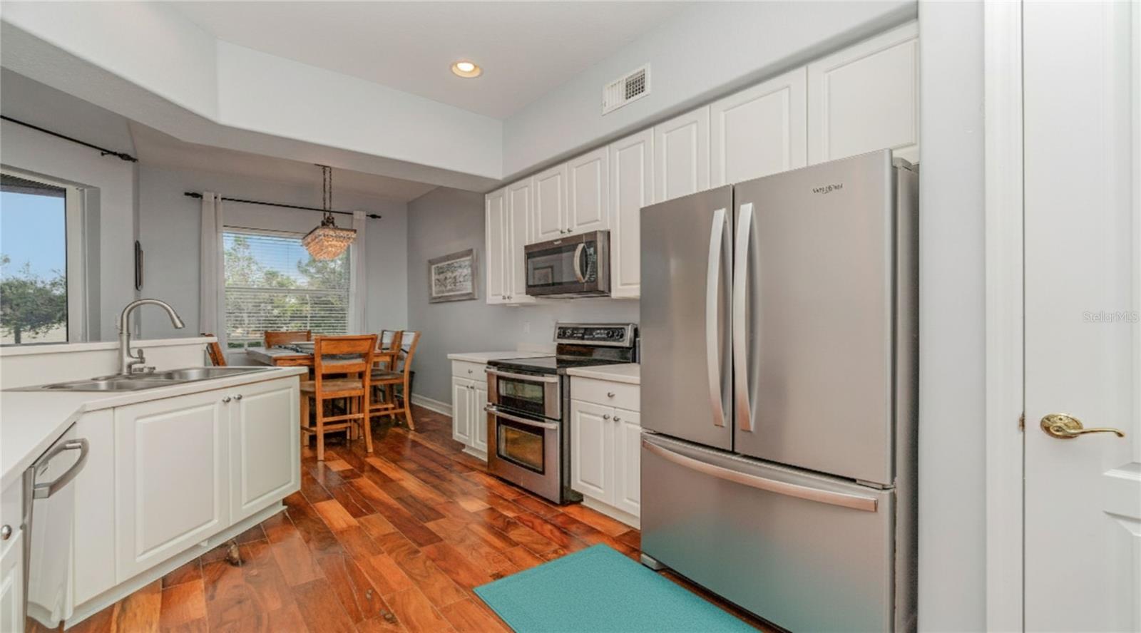 JONATHANS BAY CONDO PH 7 - Residential