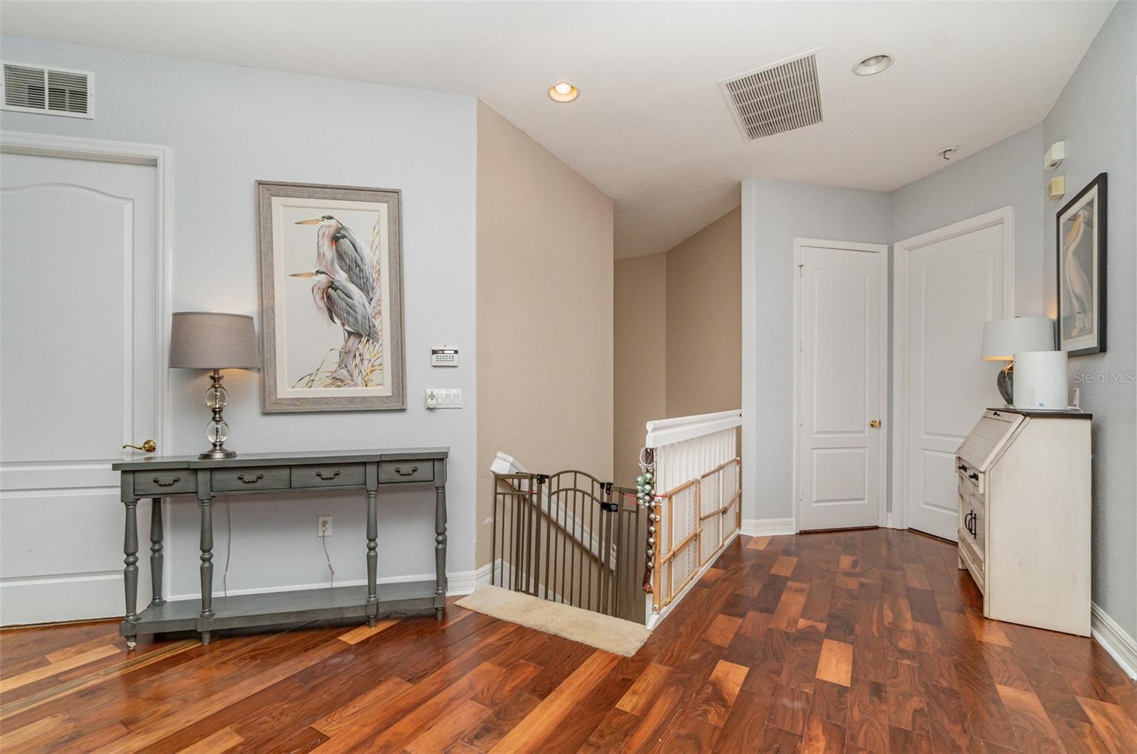 JONATHANS BAY CONDO PH 7 - Residential