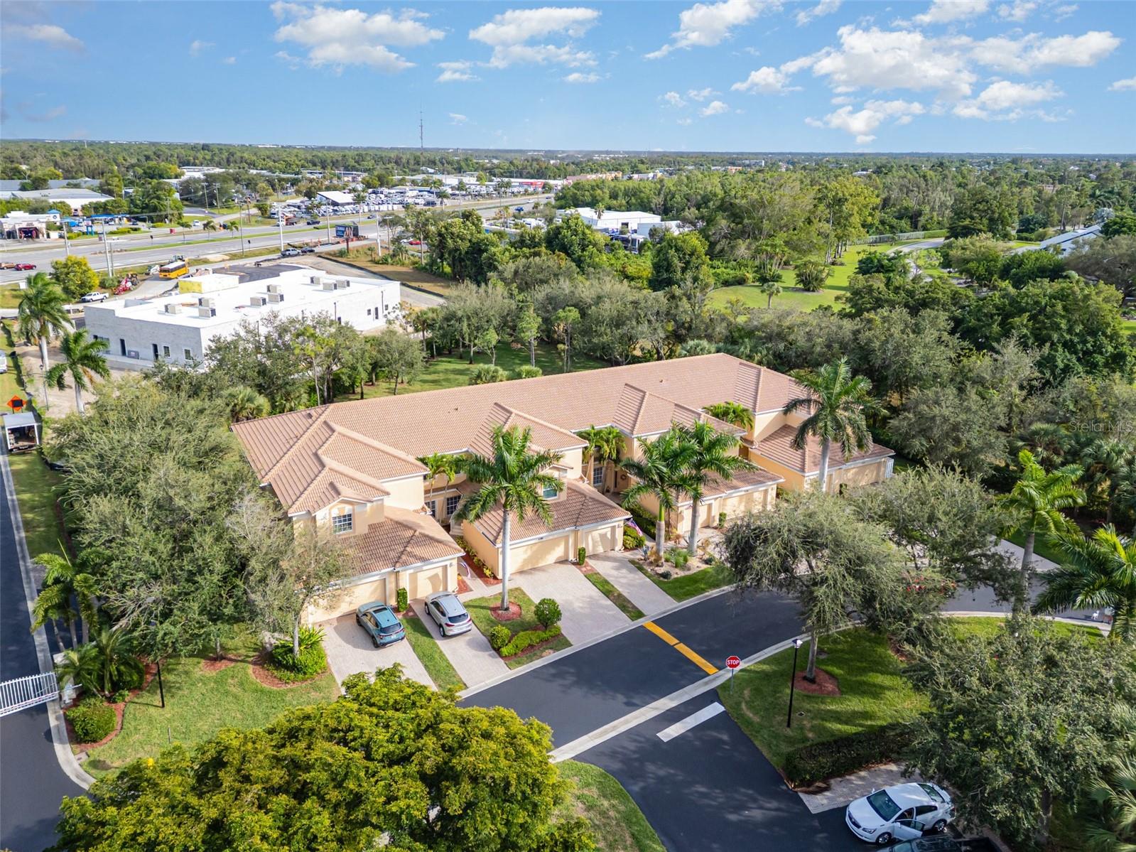 JONATHANS BAY CONDO PH 7 - Residential