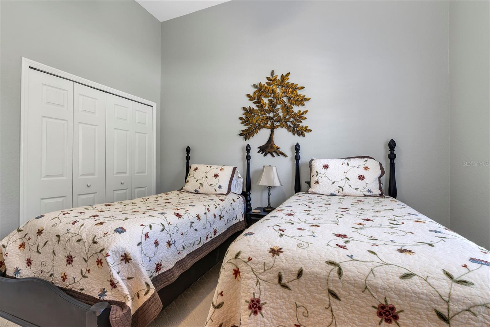 OAK RUN EAGLES POINT - Residential