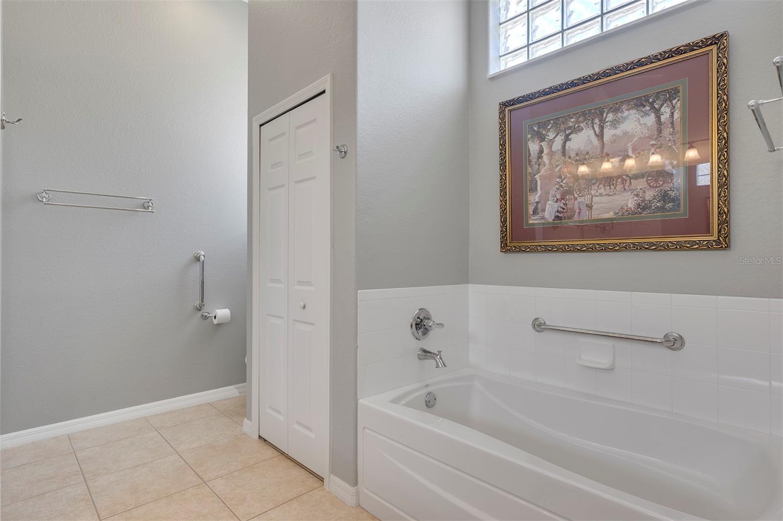 OAK RUN EAGLES POINT - Residential