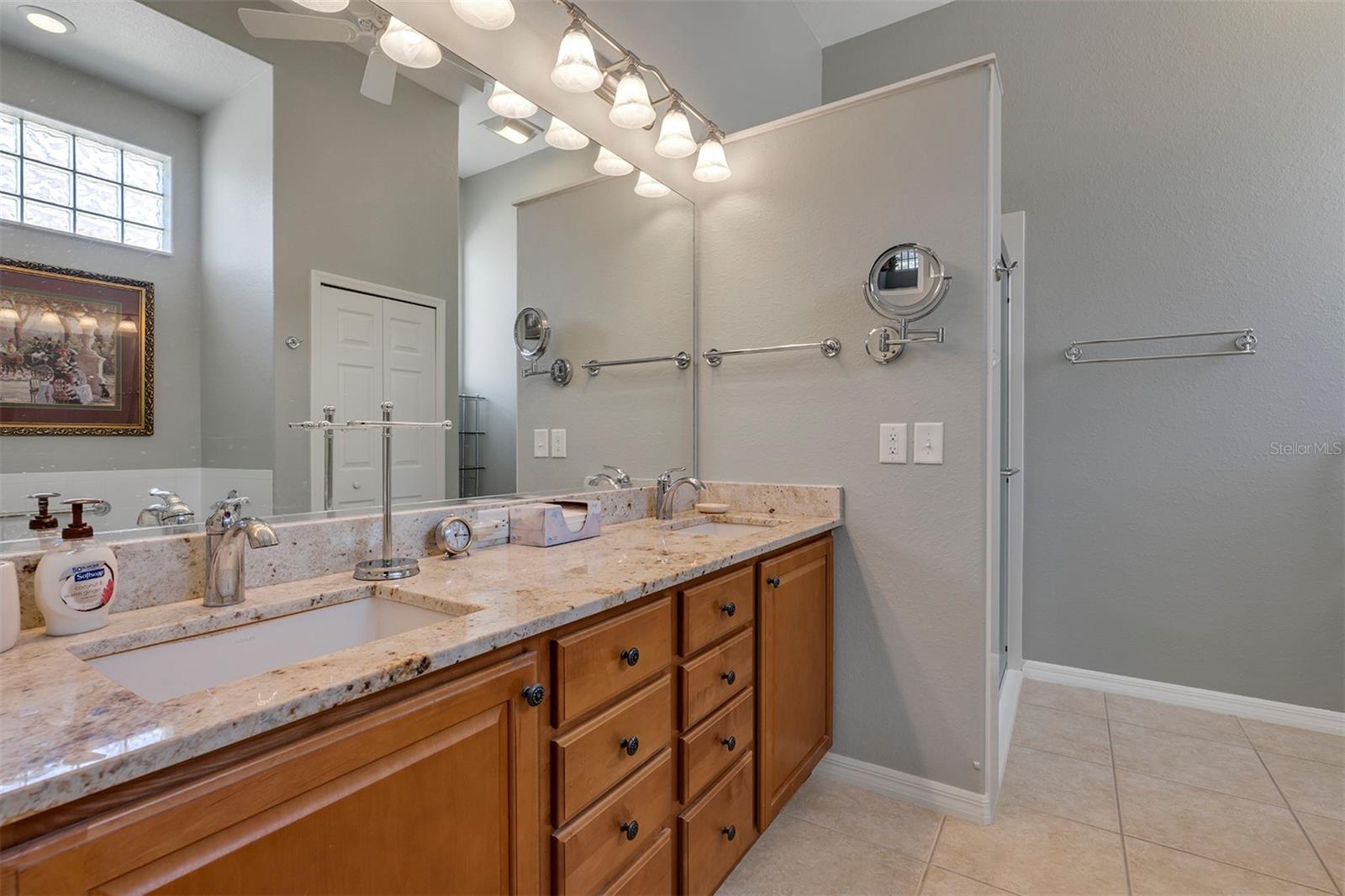 OAK RUN EAGLES POINT - Residential