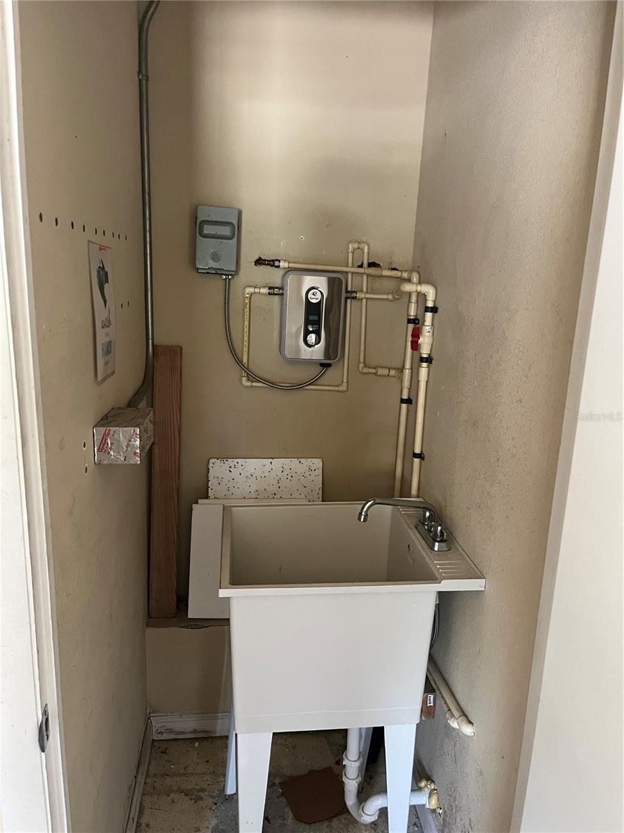 PROGRESO - Commercial Sale