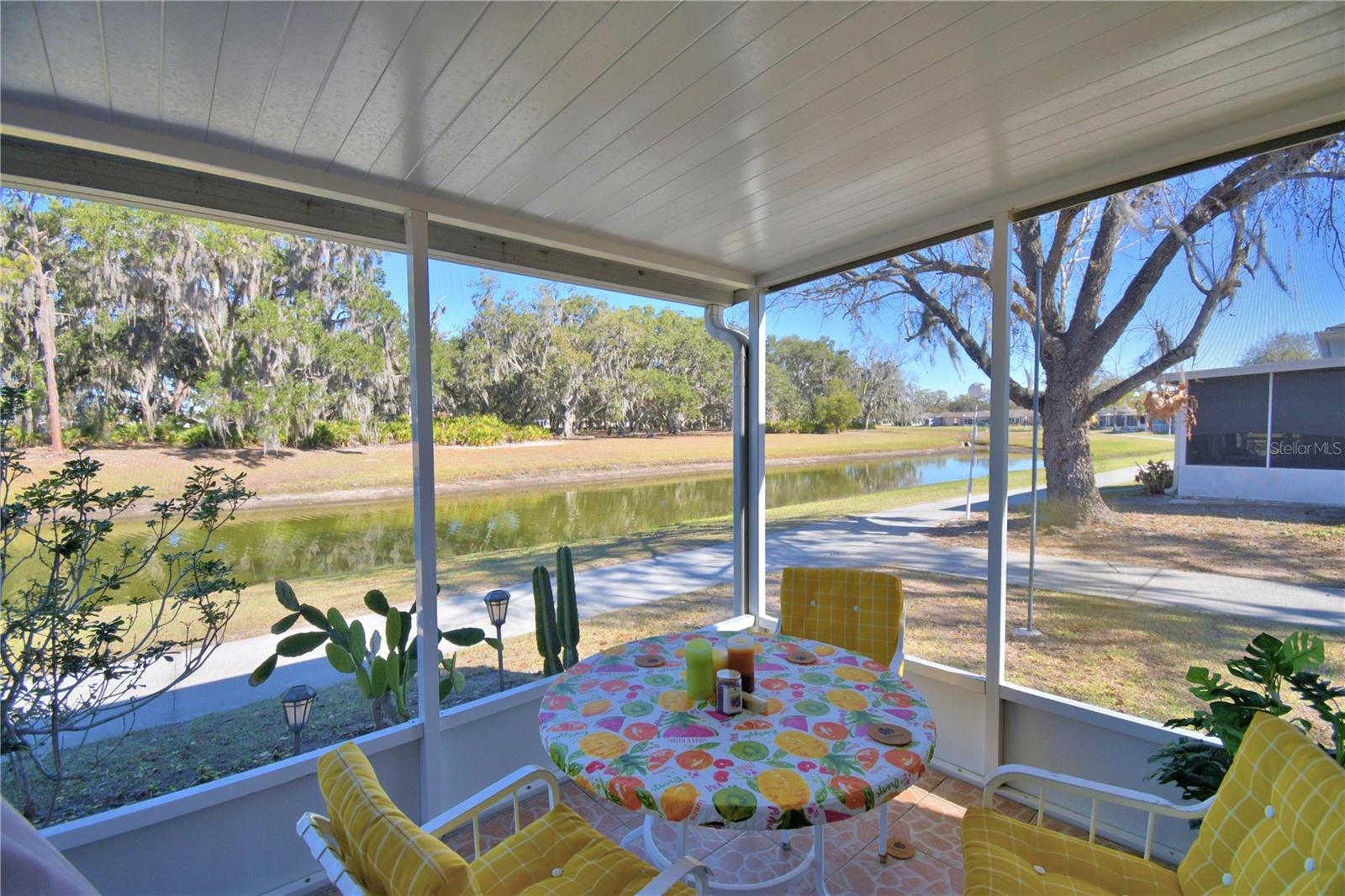 LAKESHORE CLUB - Residential