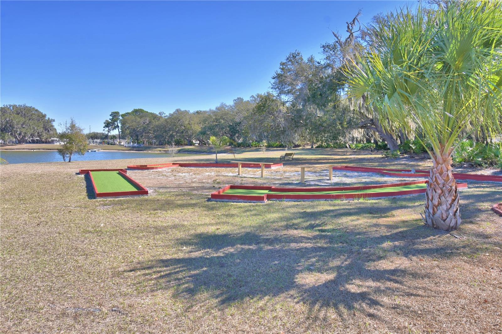 LAKESHORE CLUB - Residential