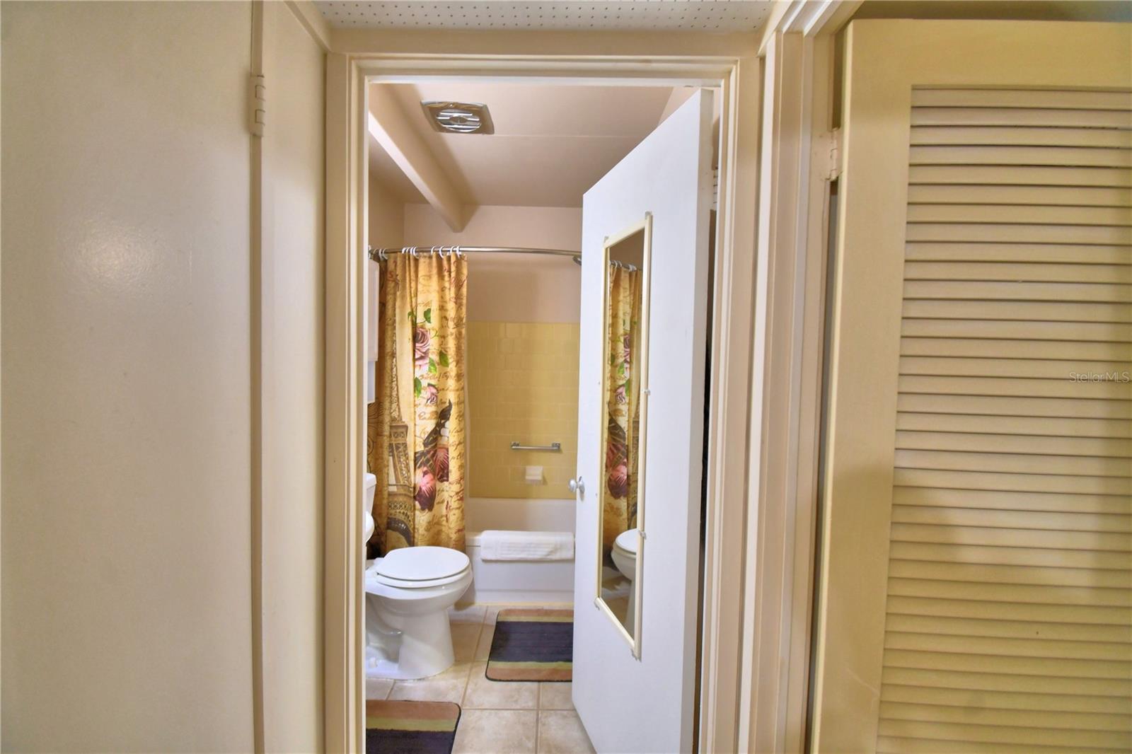 LAKESHORE CLUB - Residential