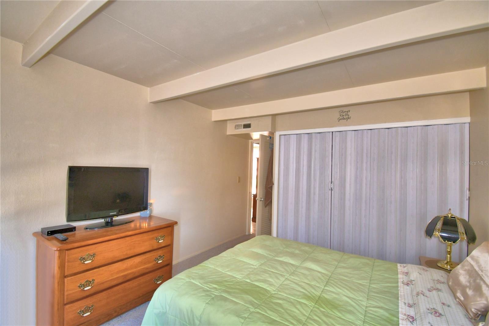 LAKESHORE CLUB - Residential