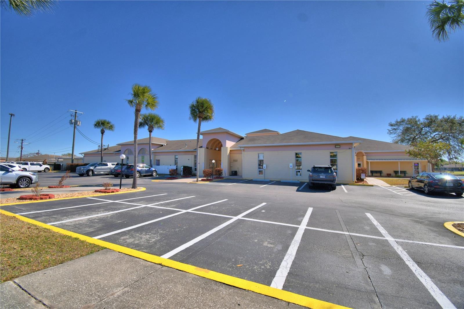 LAKESHORE CLUB - Residential