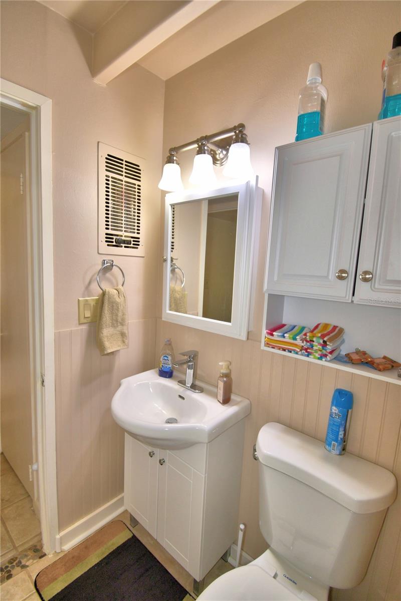 LAKESHORE CLUB - Residential