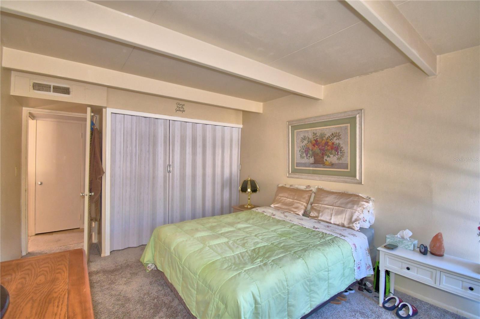 LAKESHORE CLUB - Residential